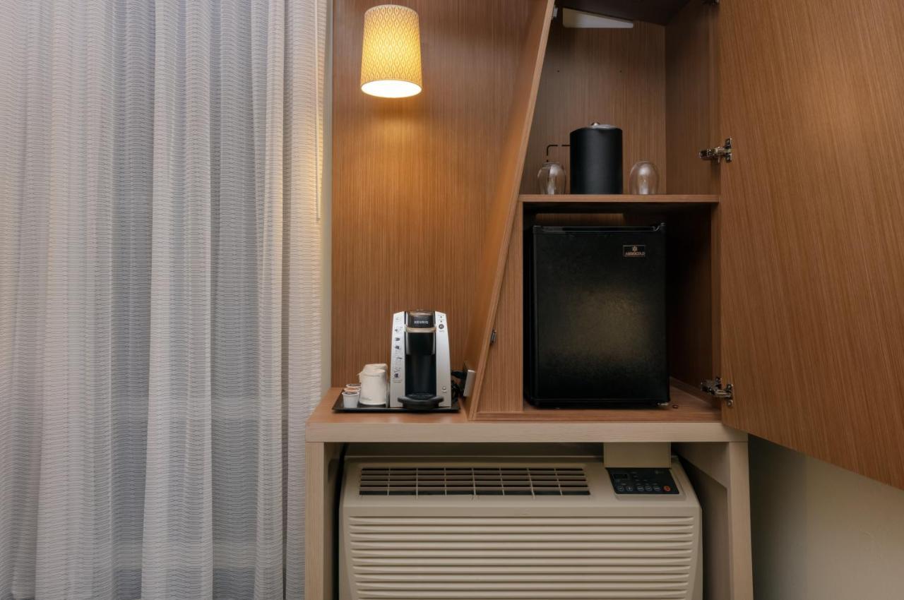 Courtyard By Marriott Savannah Airport Pooler Bagian luar foto