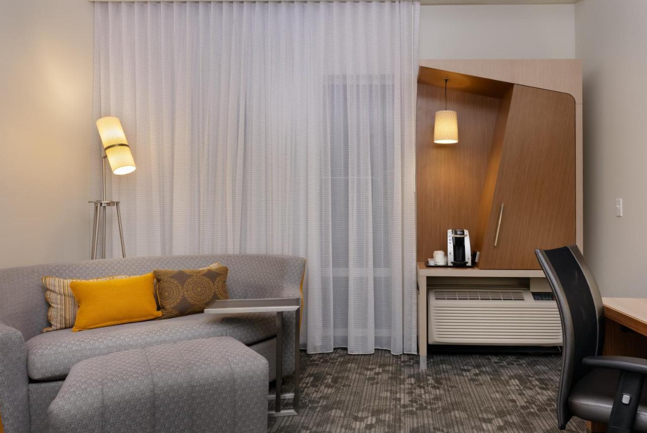 Courtyard By Marriott Savannah Airport Pooler Bagian luar foto