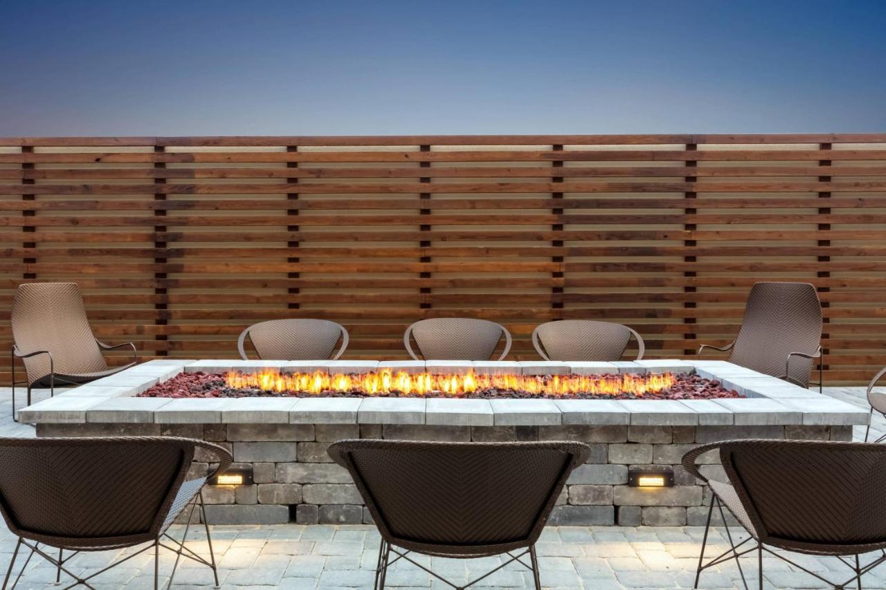 Courtyard By Marriott Savannah Airport Pooler Bagian luar foto