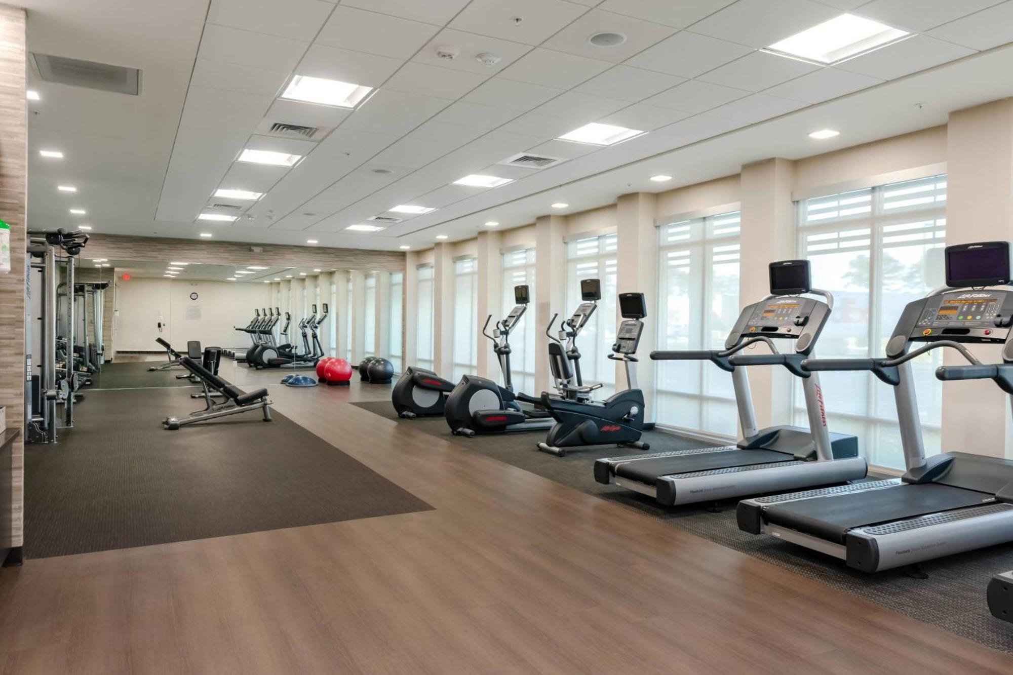Courtyard By Marriott Savannah Airport Pooler Bagian luar foto